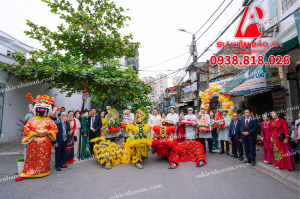 Múa lân khai trương Quận Tân Phú