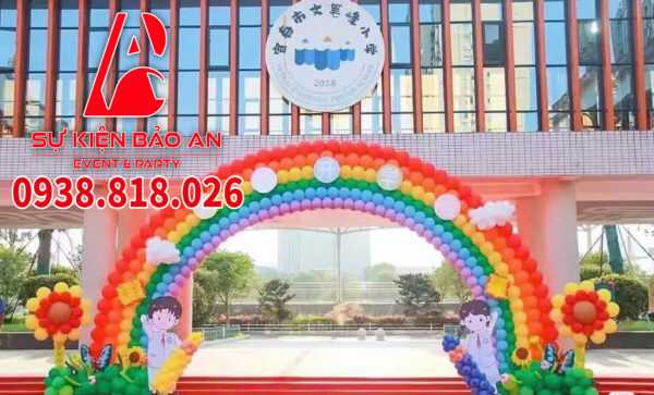 trang trí cổng bóng trường mầm non