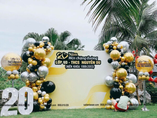 trang trí backdrop họp lớp